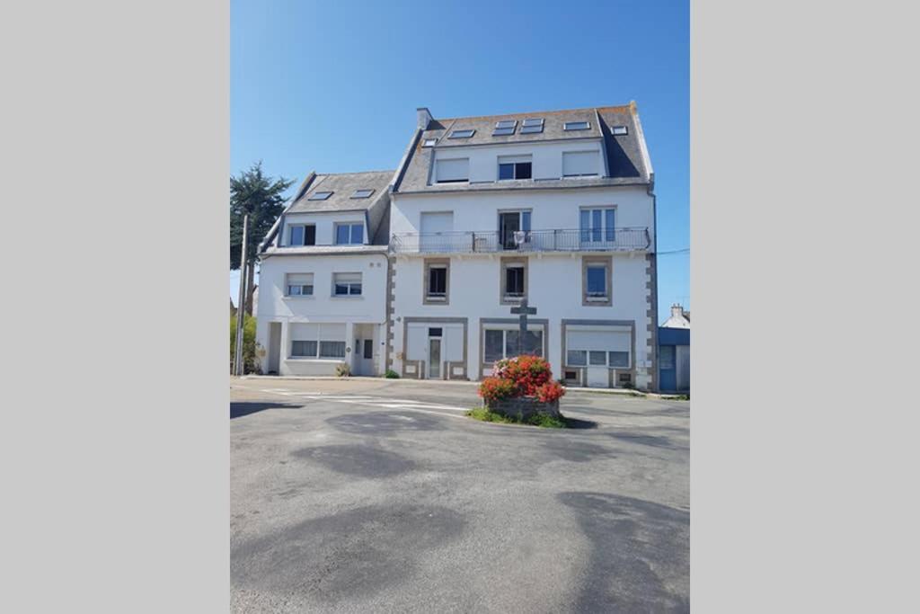 A Deux Pas Du Port De Locquirec Lägenhet Exteriör bild